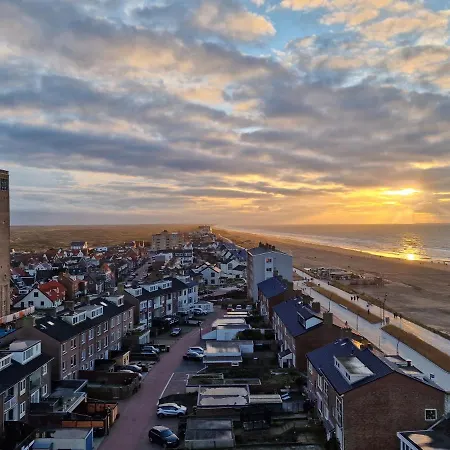 & Sea View *